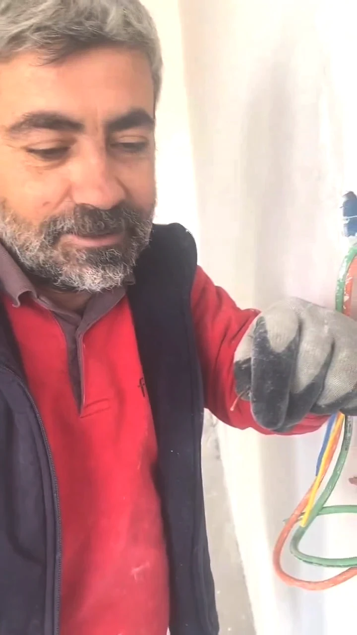 yok-artik-dedirtecek-goruntu-usta-kaydetti-insaatlarda-gizli-hirsizlik-ortaya-cikti-0-1.jpg